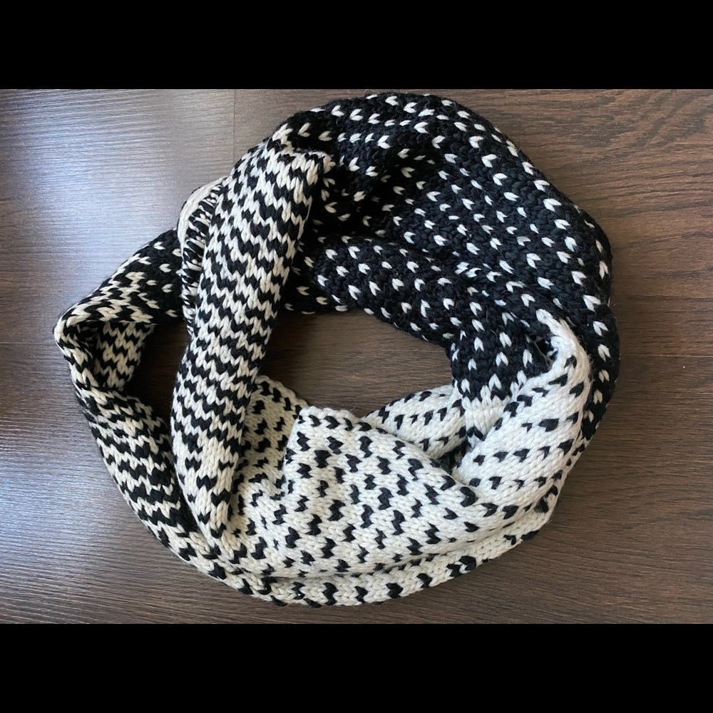 Infinity scarf